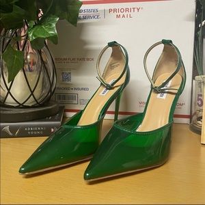 NEW Steve Madden Women’s Green Moxxi Clear PVC Pointed Toe Stiletto Heel Pump